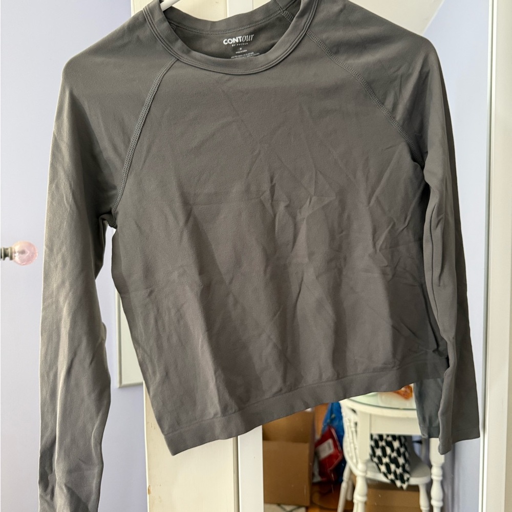 Women's Gray Long Sleeve Top